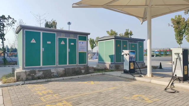 来宾户外箱式变压器